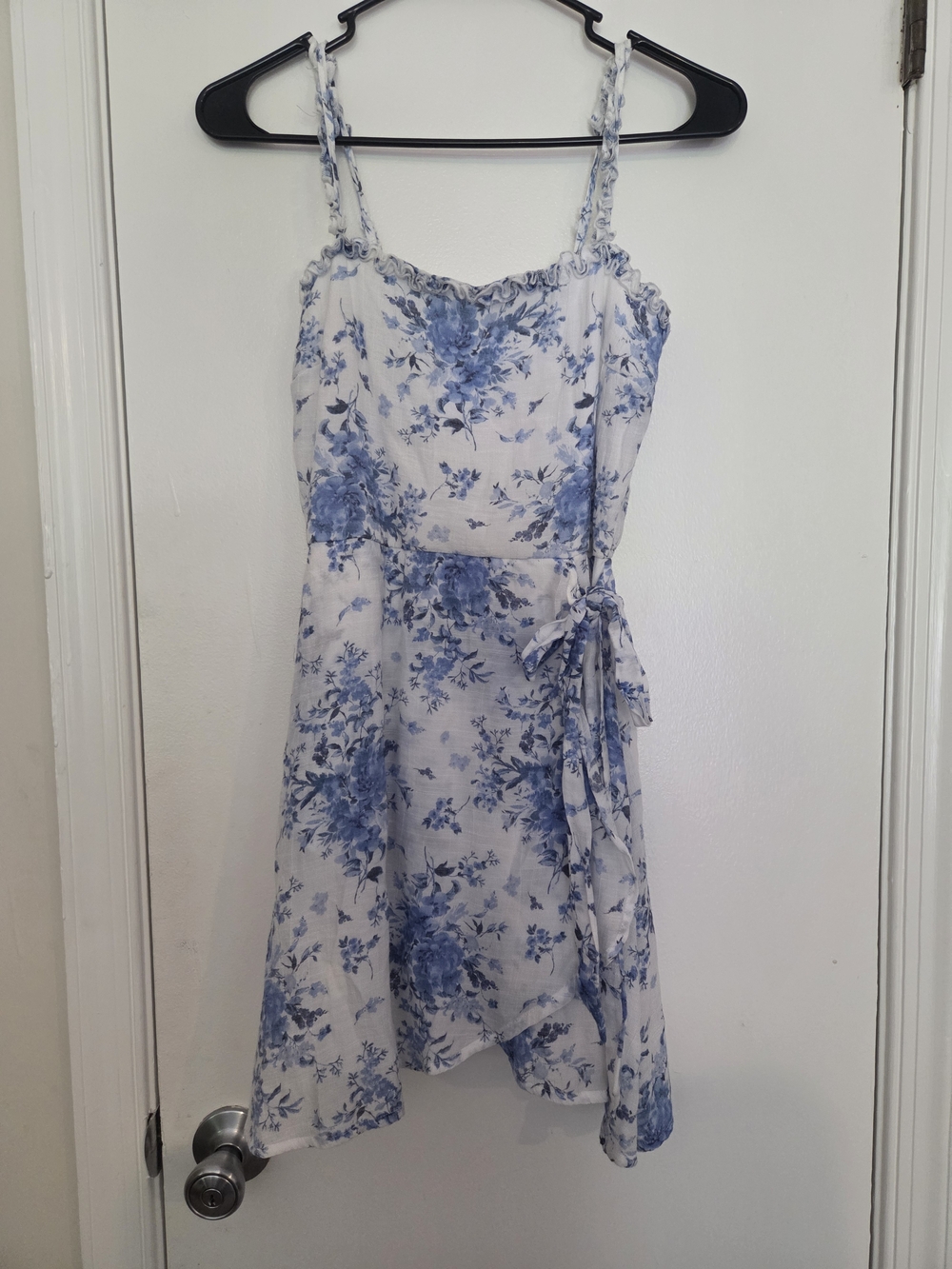 Mi Ami Blue & White Floral Faux-Wrap Mini Dress XS